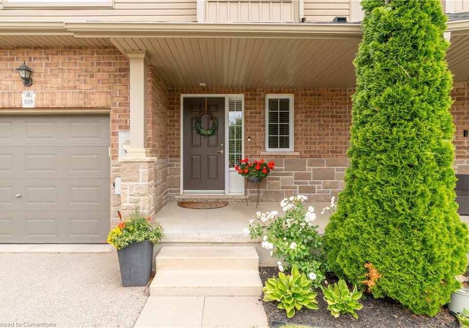 939-zeller-crescent-kitchener-ontario-40749207