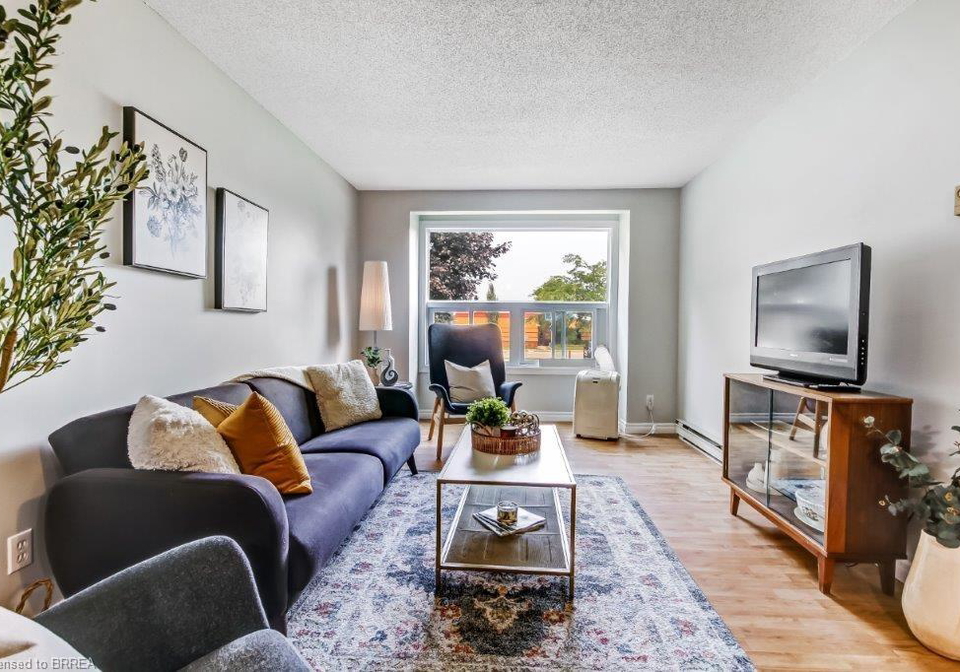 60-donly-drive-s-simcoe-ontario-40749215