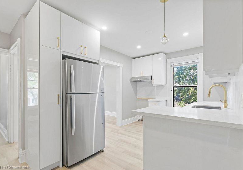 215-queen-street-s-hamilton-ontario-40749298
