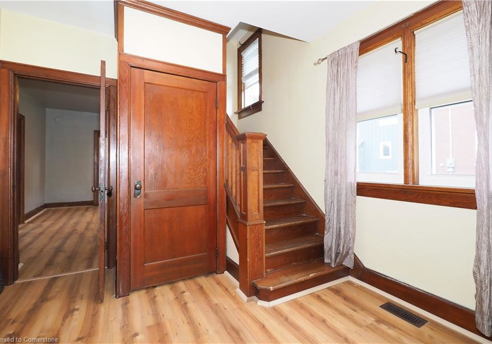 1292-king-street-n-st-jacobs-ontario-40749664