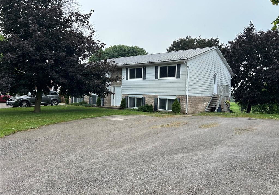 13-montclair-crescent-simcoe-ontario-40749665