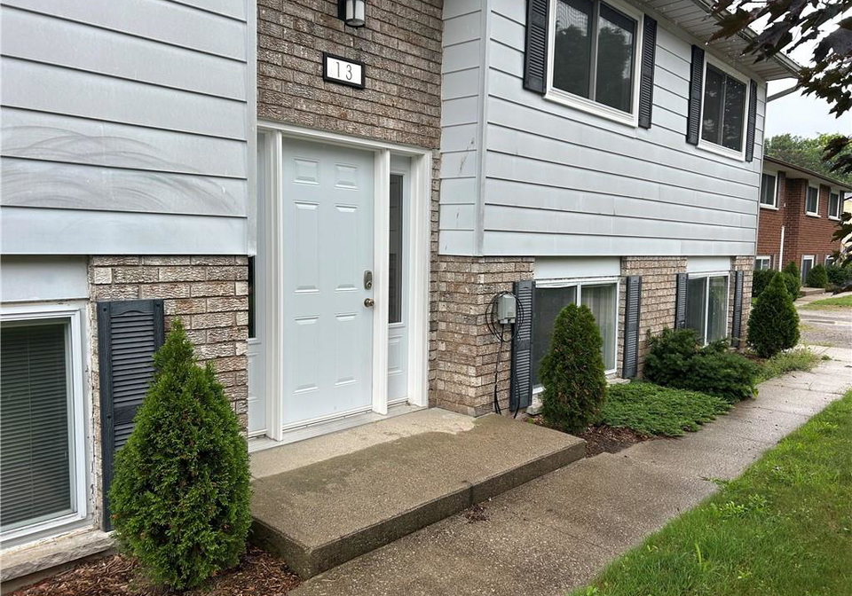 13-montclair-crescent-simcoe-ontario-40749665