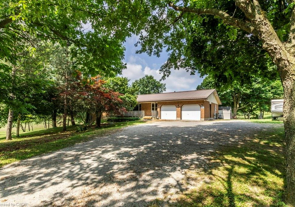729-highway-6-caledonia-ontario-40749702