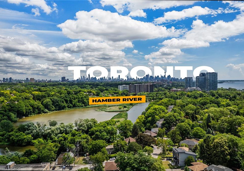 25-neighbourhood-lane-toronto-ontario-40749829