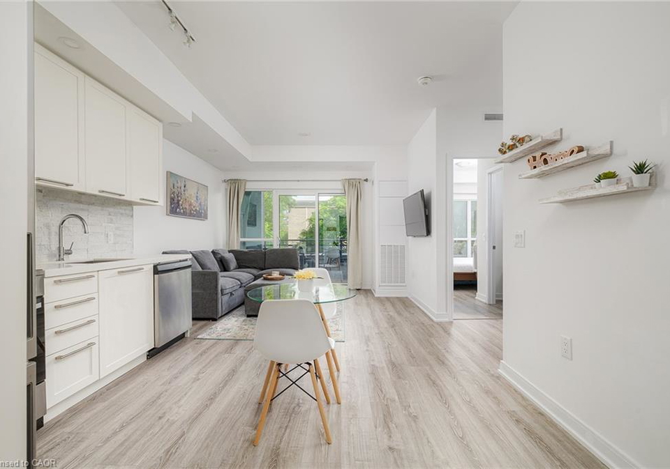 25-neighbourhood-lane-toronto-ontario-40749829