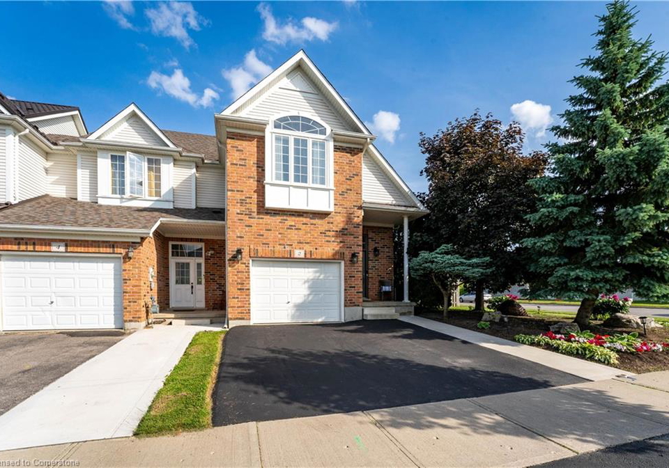 2-colton-circle-kitchener-ontario-40749916