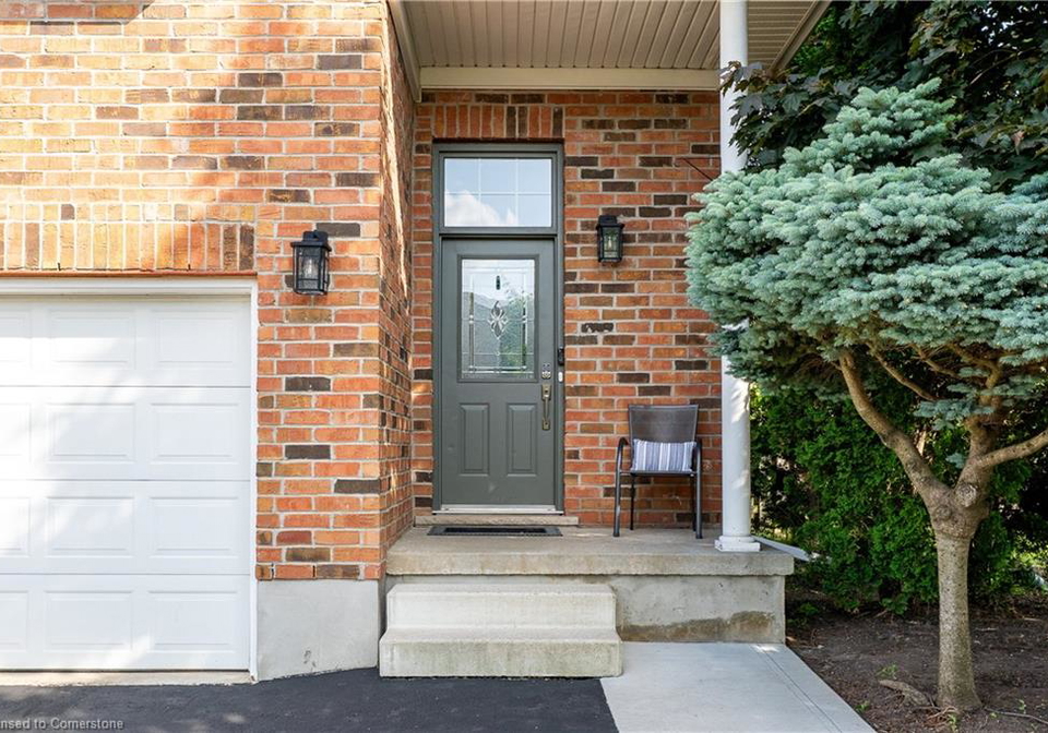 2-colton-circle-kitchener-ontario-40749916