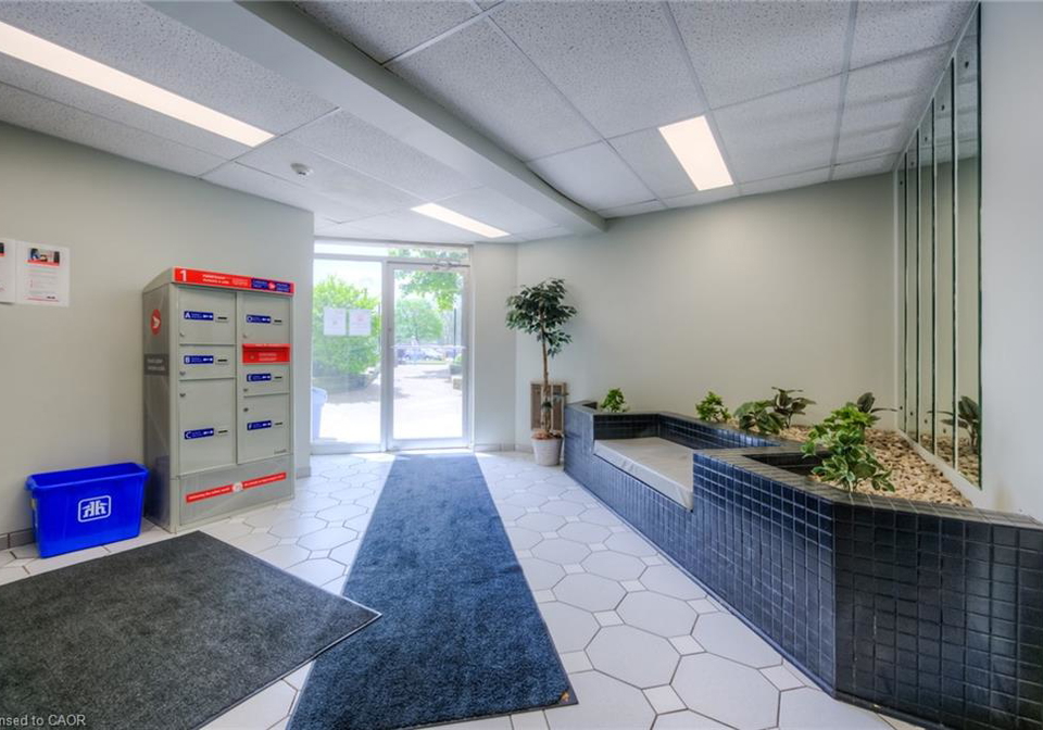 15-hofstetter-avenue-kitchener-ontario-40750042