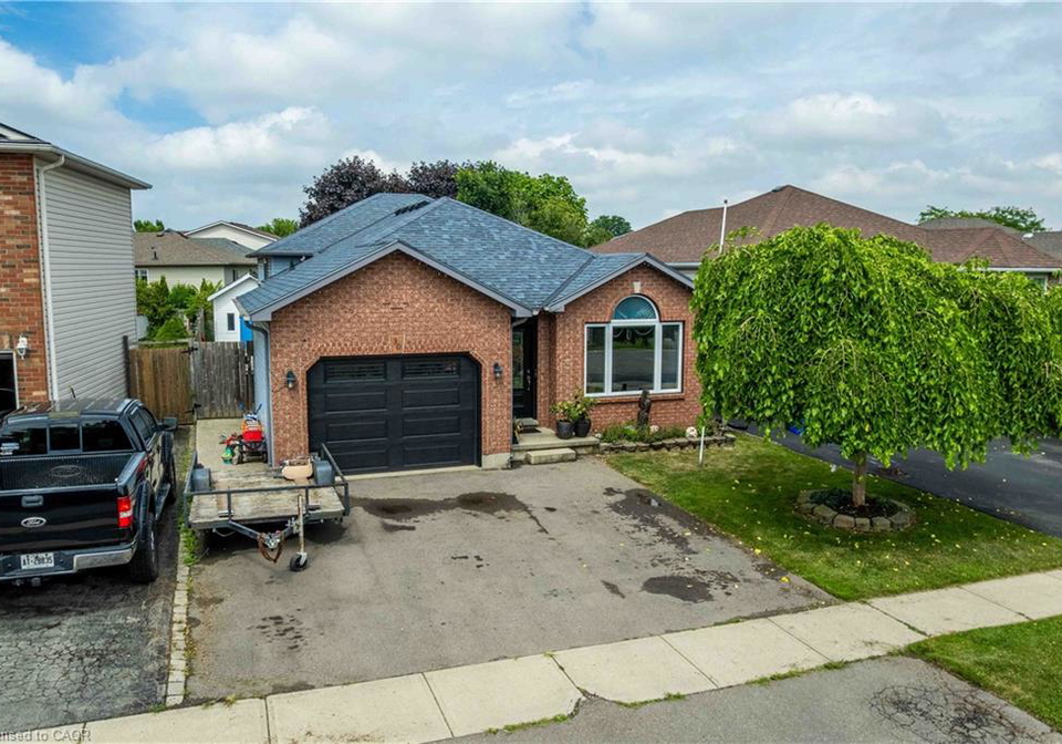 30-glengary-crescent-caledonia-ontario-40750057