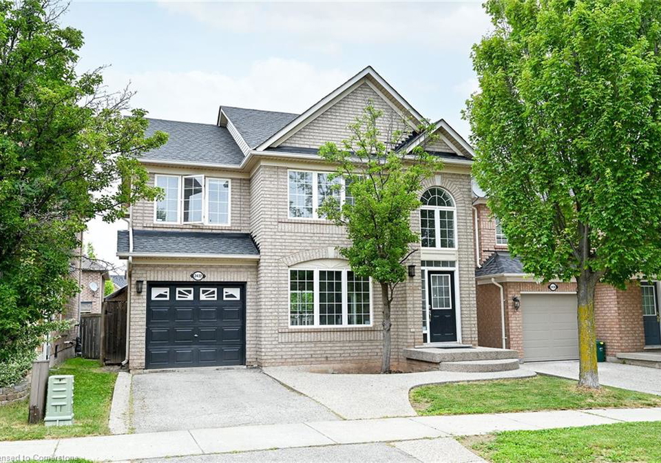 2432-cornerbrooke-crescent-oakville-ontario-40750211