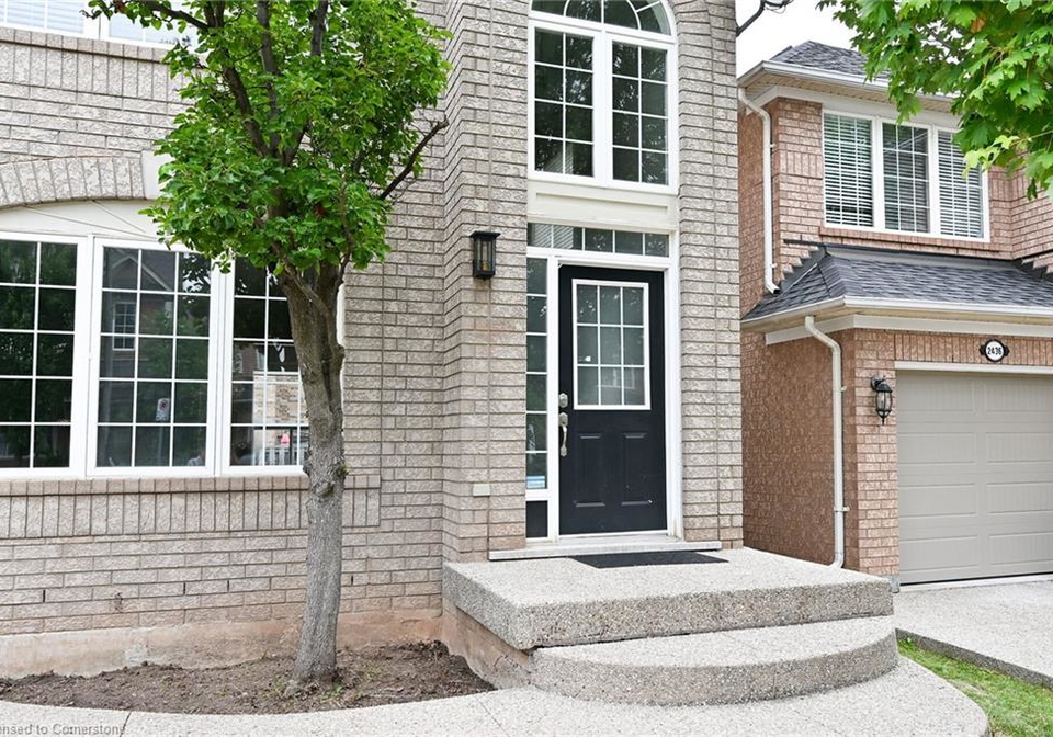 2432-cornerbrooke-crescent-oakville-ontario-40750211