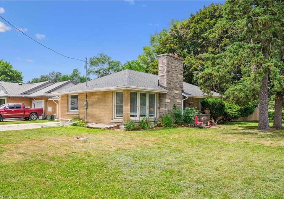 143-bruce-street-kitchener-ontario-40750218