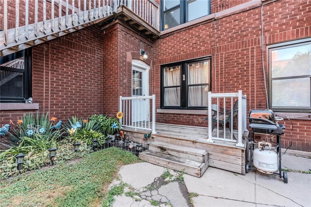 1-grosvenor-avenue-s-hamilton-ontario-40750369