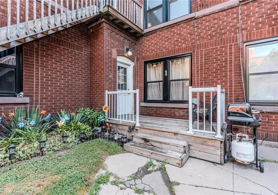 1-grosvenor-avenue-s-hamilton-ontario-40750369
