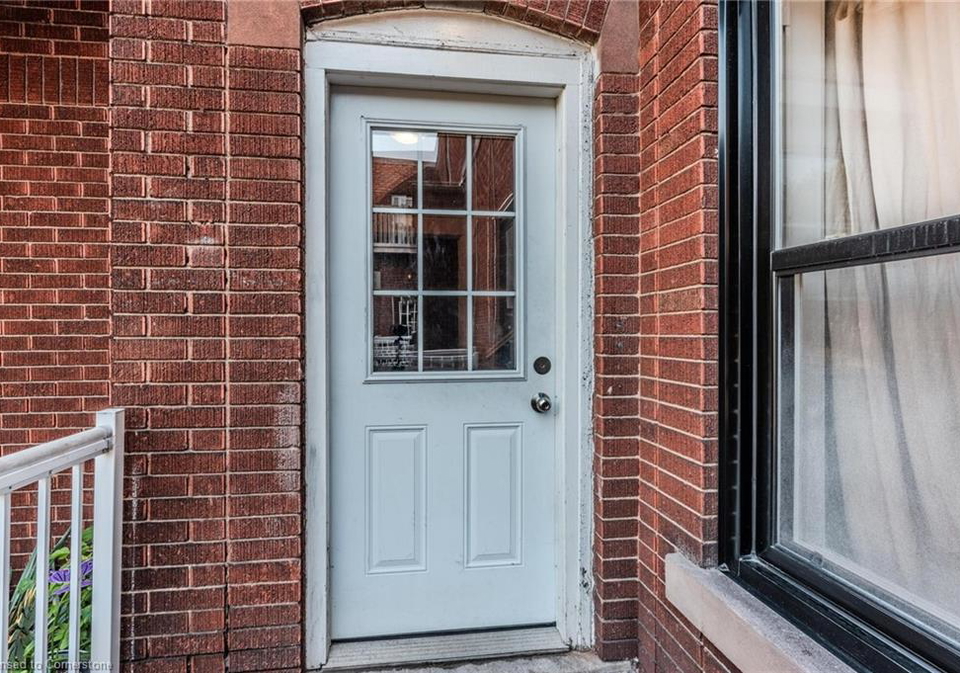 1-grosvenor-avenue-s-hamilton-ontario-40750369