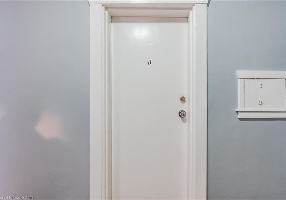 1-grosvenor-avenue-s-hamilton-ontario-40750369