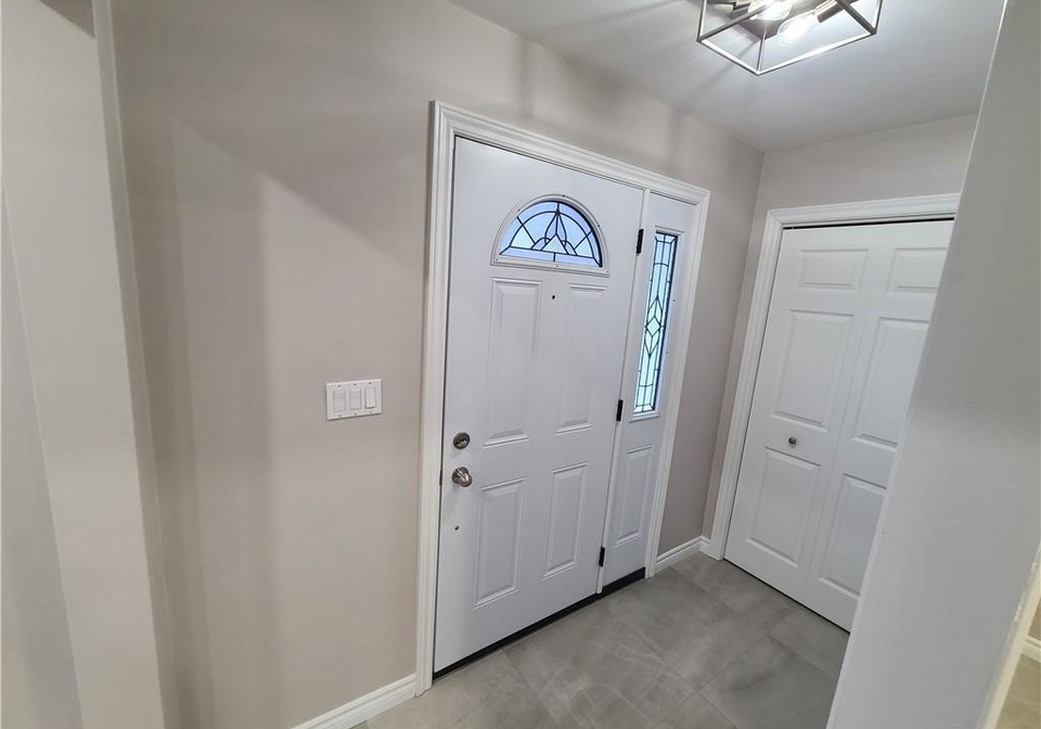 141-marcella-crescent-hamilton-ontario-40750379