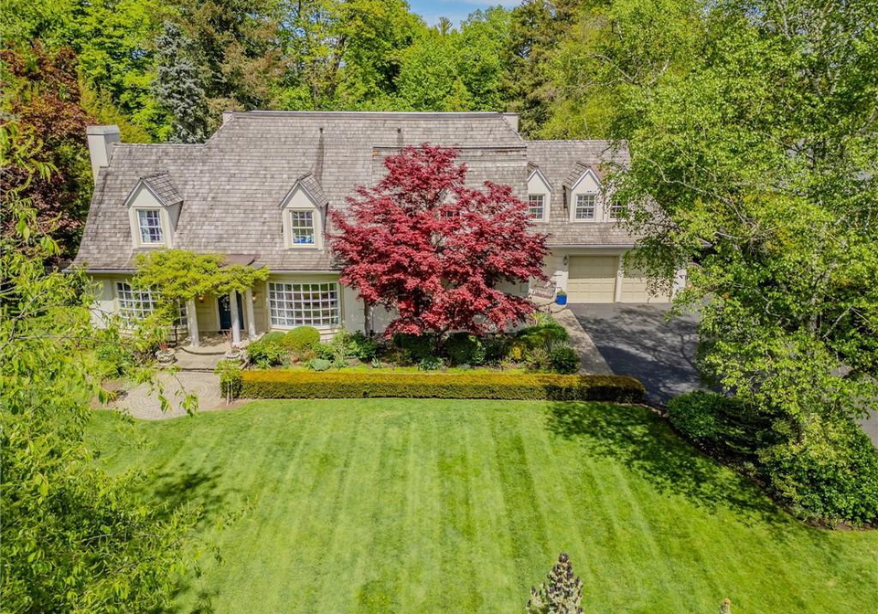59-ennisclare-drive-oakville-ontario-40750388