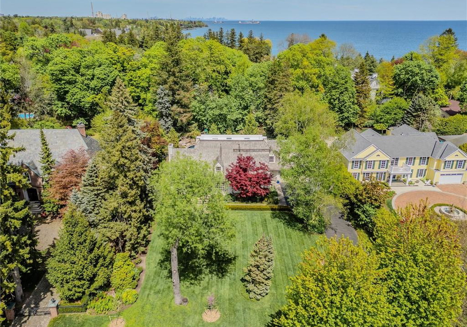 59-ennisclare-drive-oakville-ontario-40750388