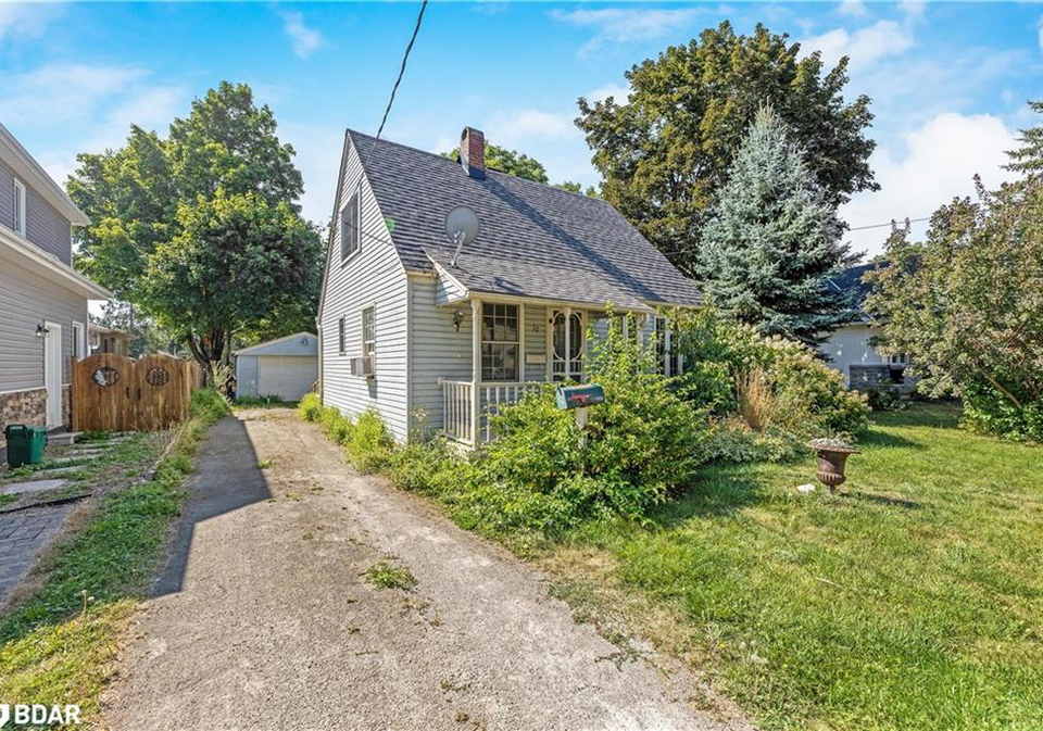 12-churchill-crescent-halton-ontario-40750412