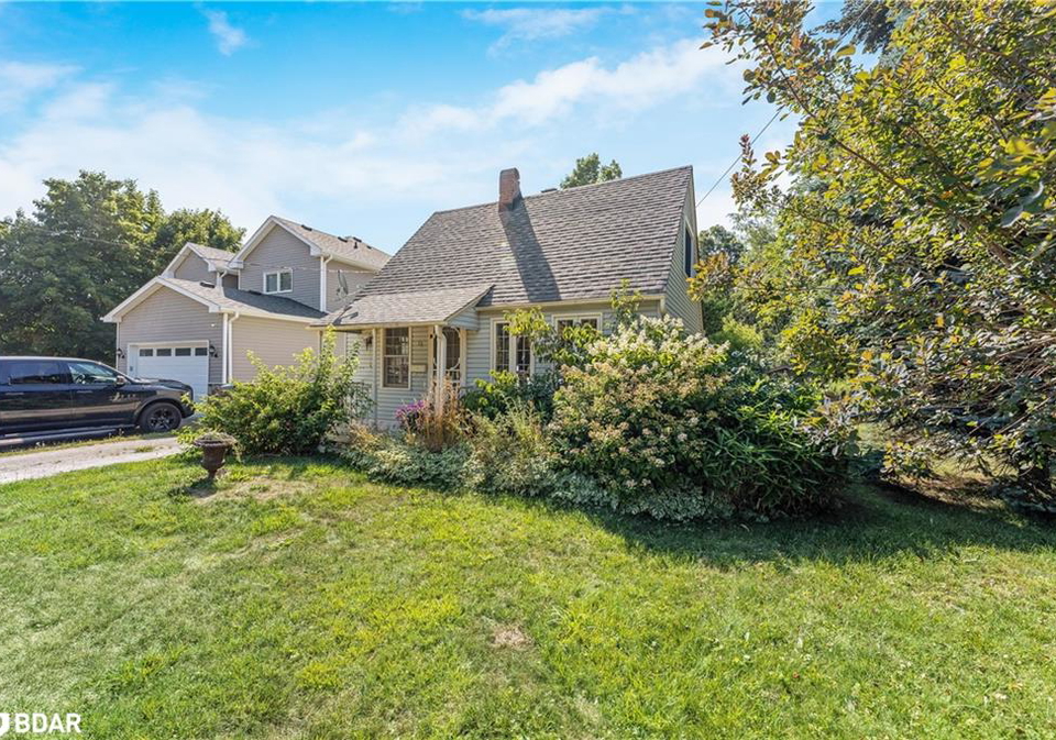12-churchill-crescent-halton-ontario-40750412