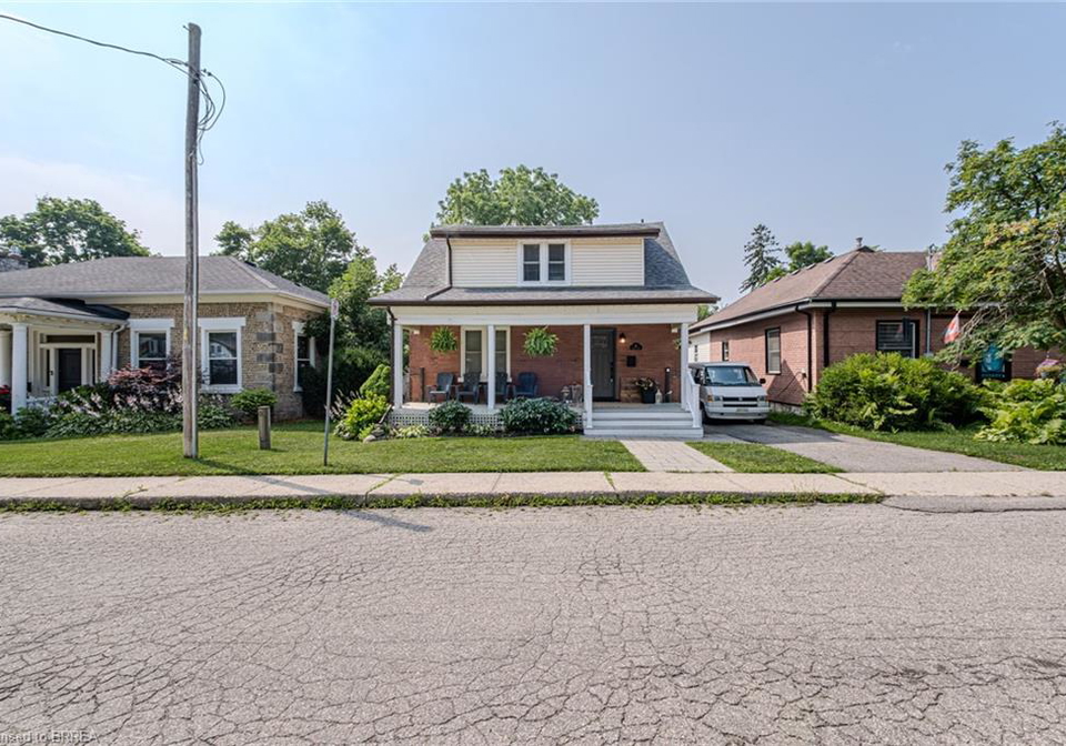 21-queen-street-paris-ontario-40750442