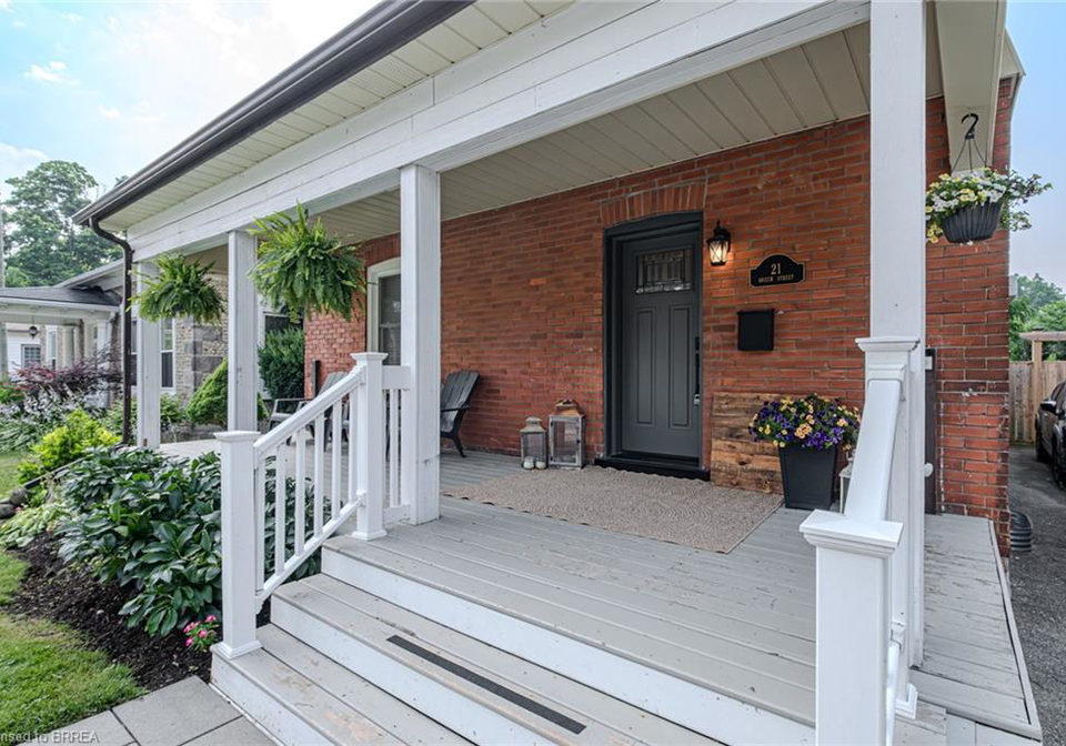 21-queen-street-paris-ontario-40750442