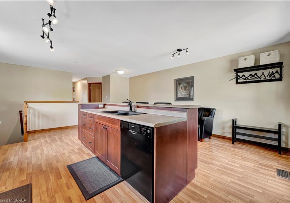 15-ivy-crescent-paris-ontario-40750469