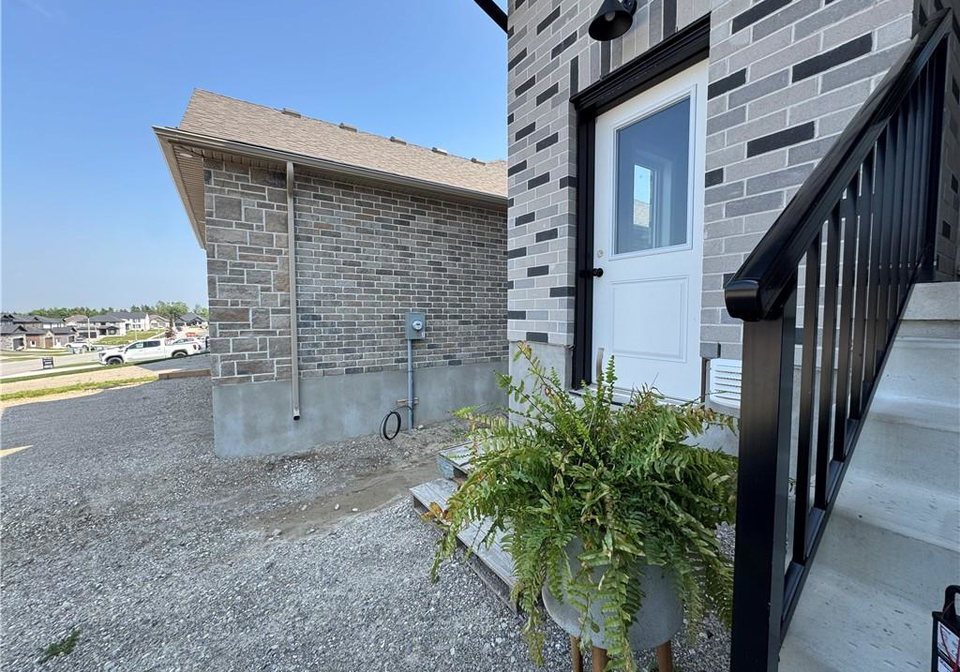 115-pugh-street-milverton-ontario-40750509