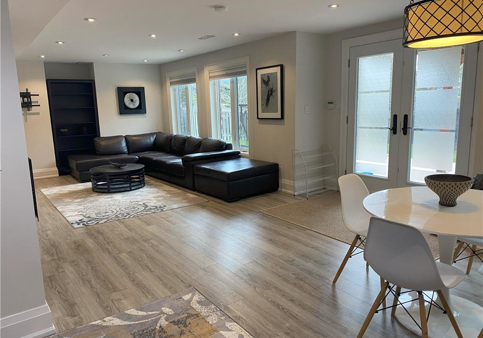 914-best-circle-york-ontario-40750640