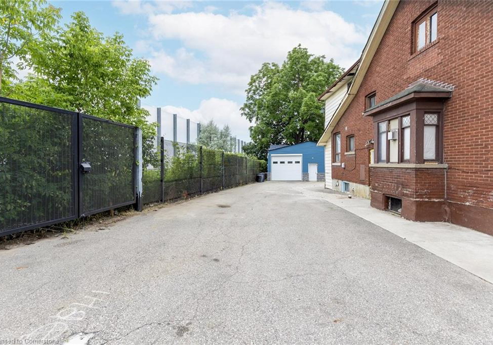 31-john-street-toronto-ontario-40750699