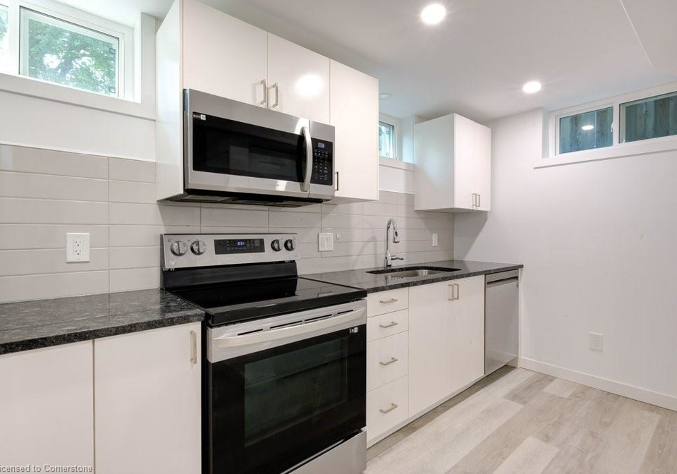 131-kinzie-avenue-kitchener-ontario-40750757