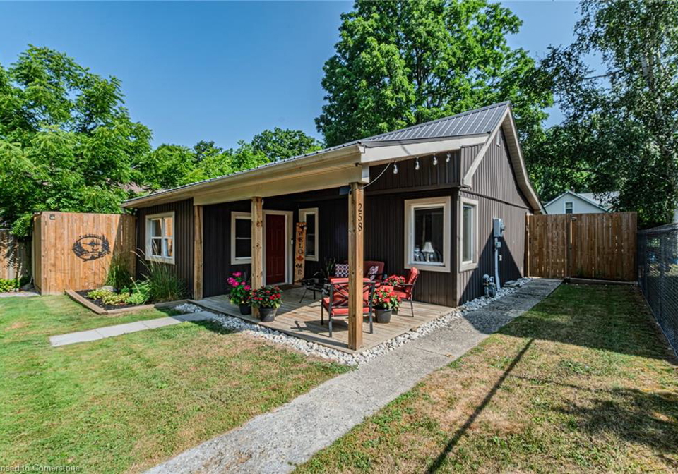 258-norfolk-avenue-delhi-ontario-40750898