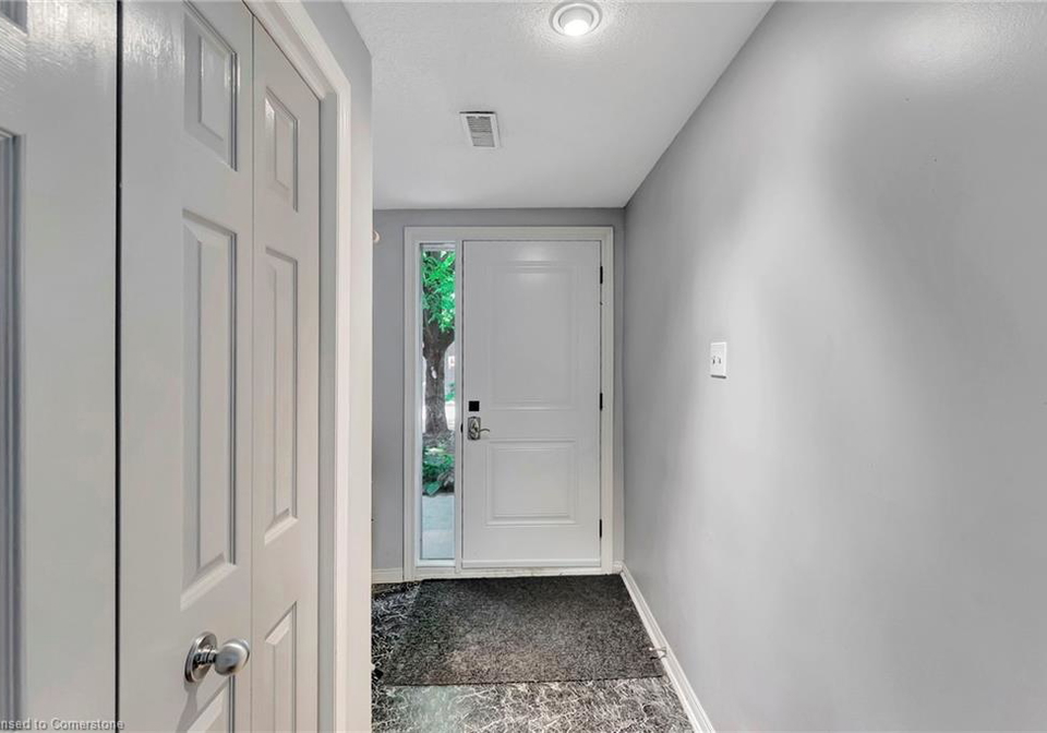 26-moss-boulevard-dundas-ontario-40751107