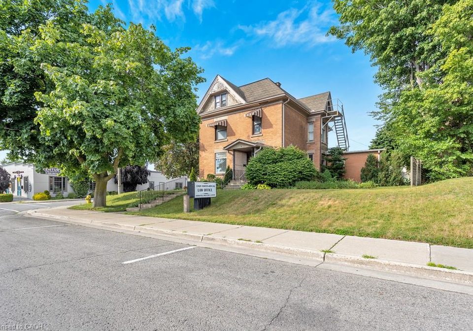 22-harvey-street-tillsonburg-ontario-40751338