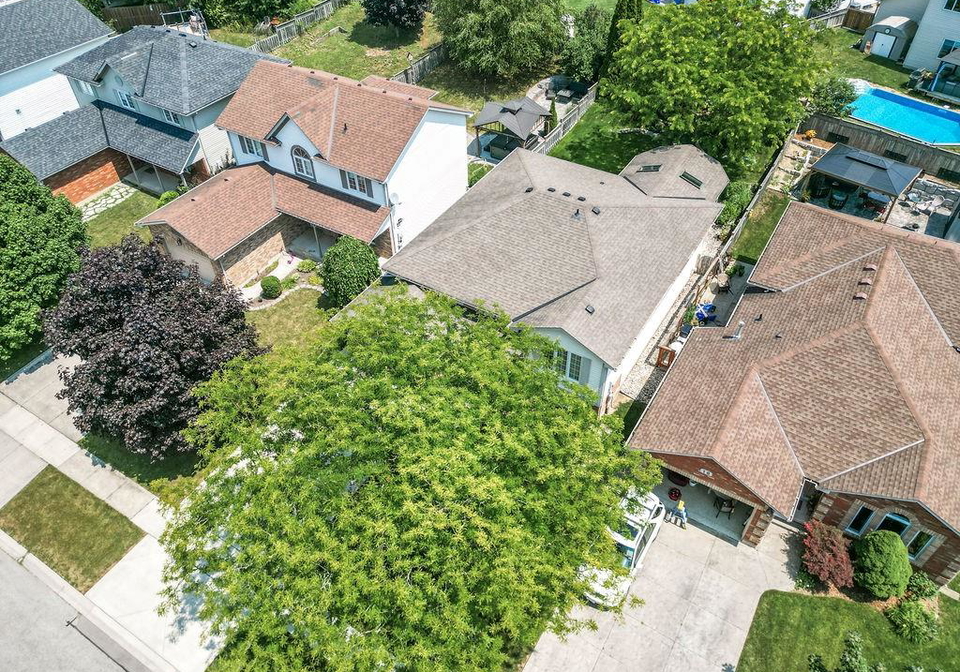 18-lindsay-drive-caledonia-ontario-40751709