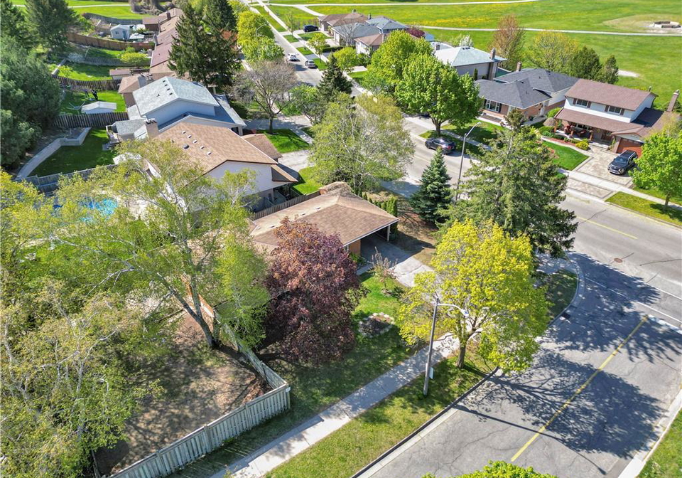 130-shea-crescent-kitchener-ontario-40751756