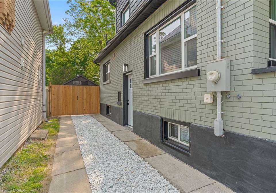 7-esther-street-brantford-ontario-40751764