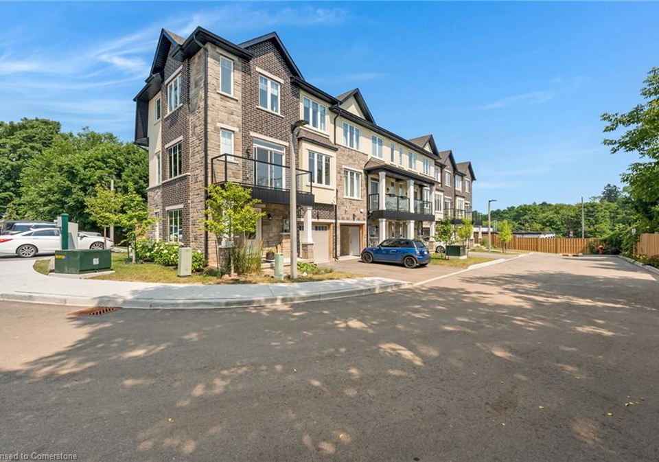 7-lynx-path-acton-ontario-40751901
