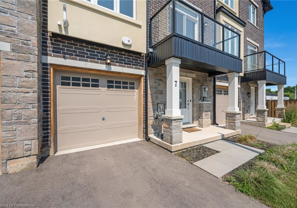7-lynx-path-acton-ontario-40751901