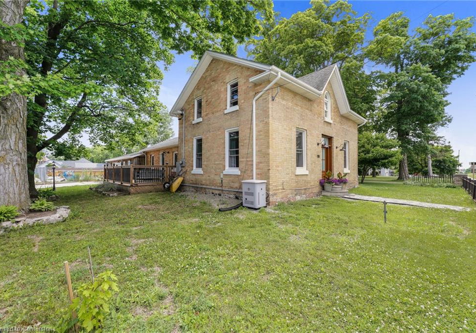 110-huron-street-embro-ontario-40752042