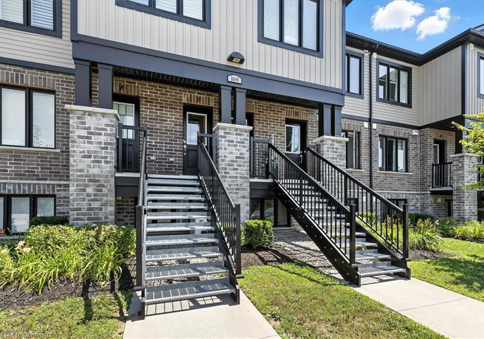 166-rochefort-street-kitchener-ontario-40752137