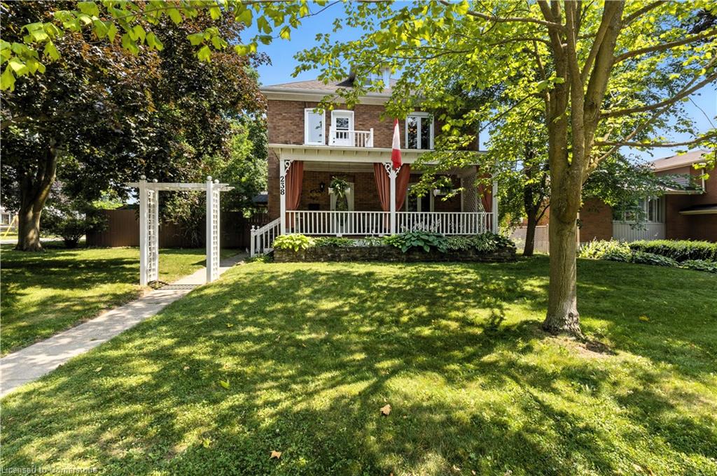 238-maple-street-cambridge-ontario-40752164
