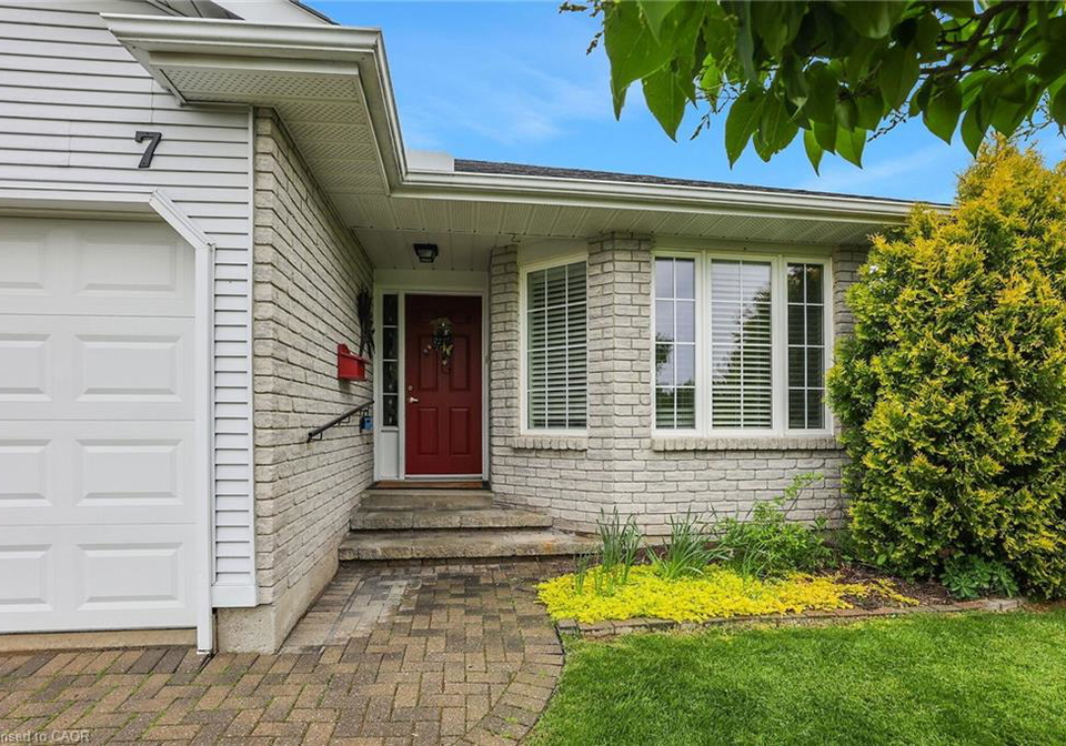 7-village-drive-smithville-ontario-40752411