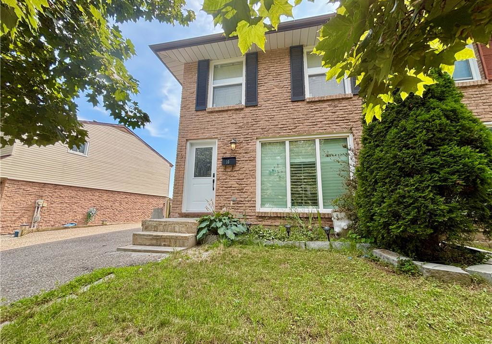 10-the-greenway-way-cambridge-ontario-40752551