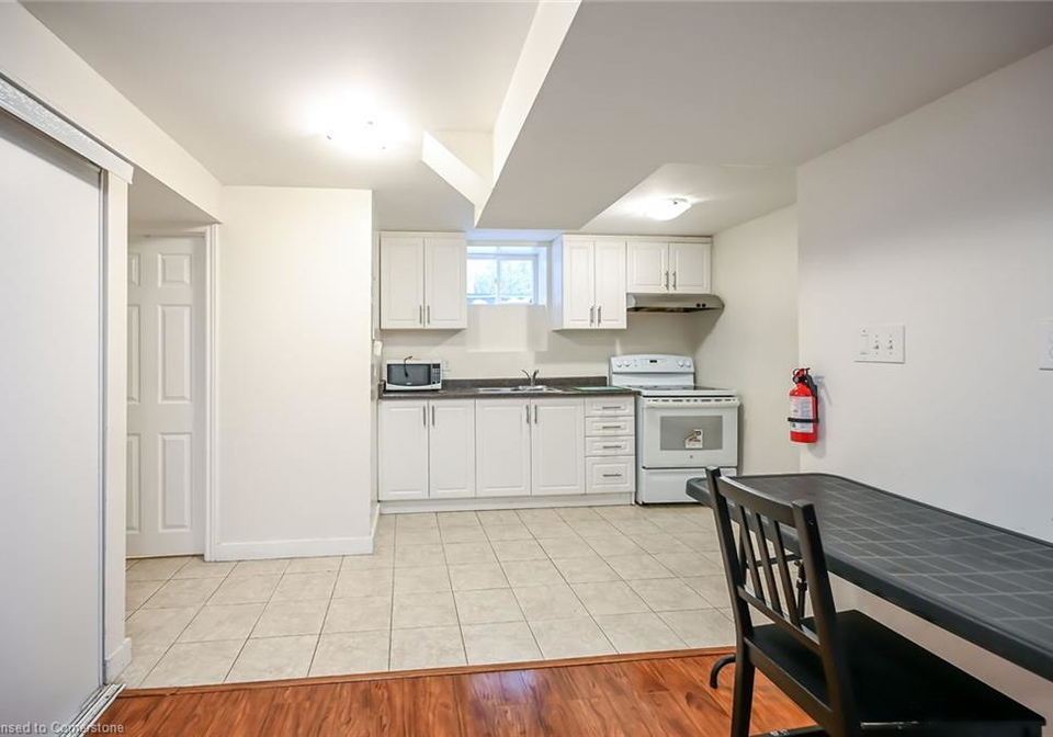 17-west-park-avenue-hamilton-ontario-40752632