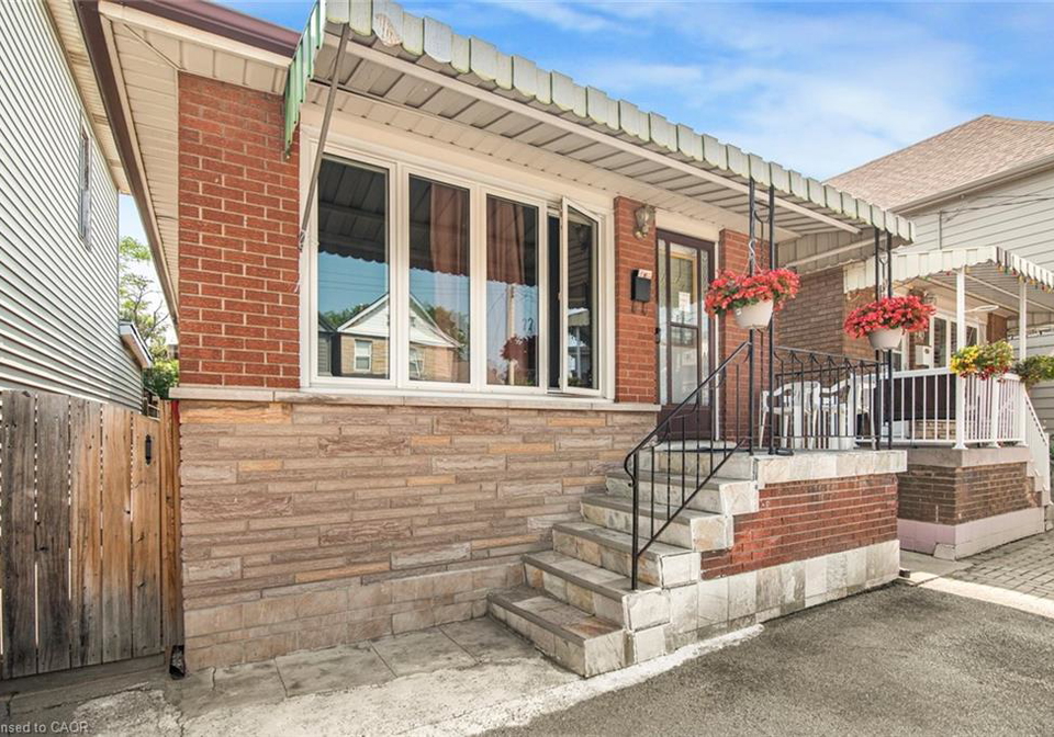 172-gibson-avenue-hamilton-ontario-40752857