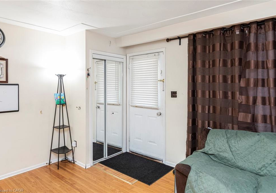 172-gibson-avenue-hamilton-ontario-40752857