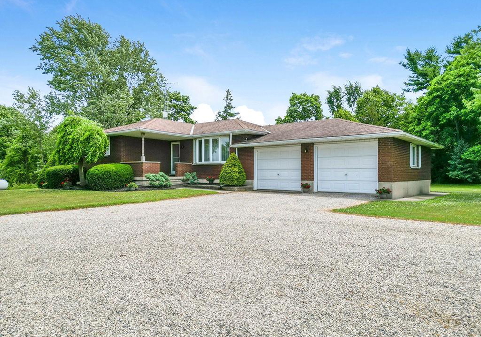 881-kings-row-dunneville-ontario-40752864