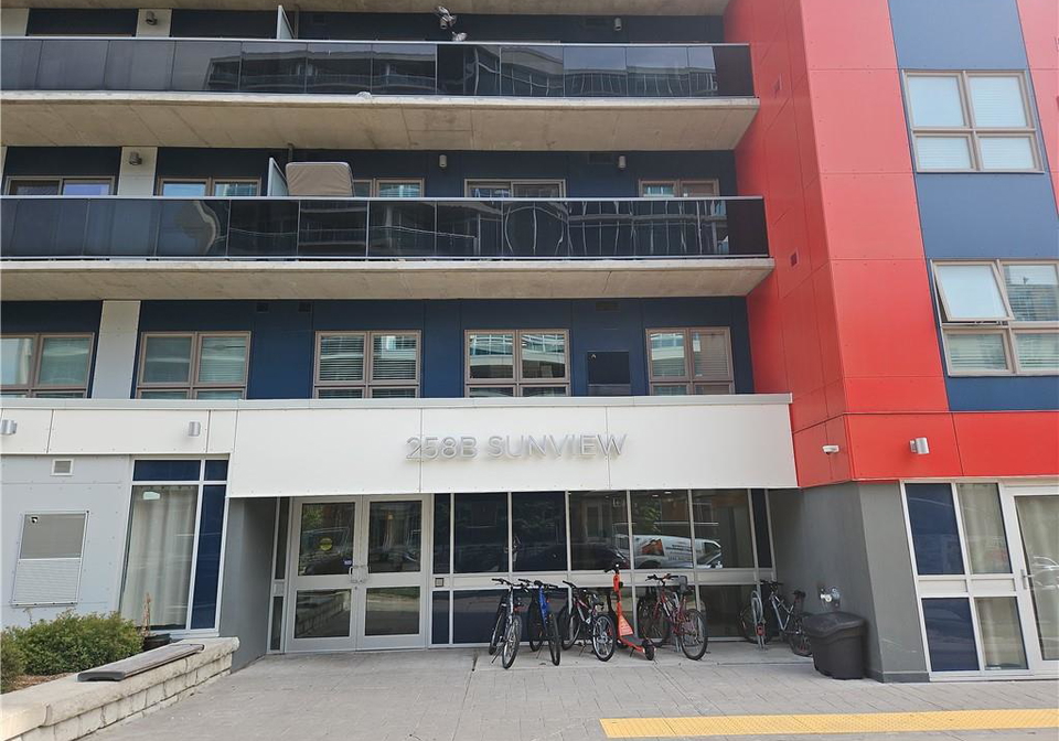 258b-sunview-street-waterloo-ontario-40752931